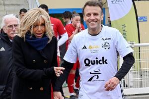 Seiner Frau zuliebe: Emmanuel Macron wirft sich ins Fußballtrikot