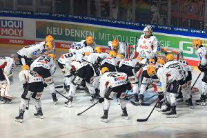 Sieg über Bremerhaven: Berlin deutscher Eishockey-Meister
