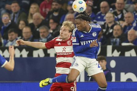 2. Liga: Schalke beendet Düsseldorfer Siegesserie 2. Liga: Schalke beendet Düsseldorfer Siegesserie