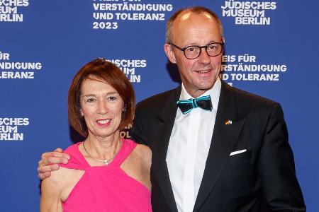 Ehefrau verrät: CDU-Chef Friedrich Merz holt am Sonntag die Brötchen Ehefrau verrät: CDU-Chef Friedrich Merz holt am Sonntag die Brötchen