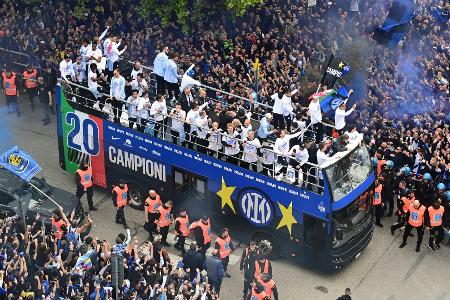 20. Titel: 350.000 Inter-Fans feiern bis in die Nacht 20. Titel: 350.000 Inter-Fans feiern bis in die Nacht