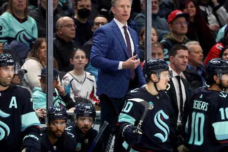 NHL: Grubauers Coach Hakstol in Seattle entlassen NHL: Grubauers Coach Hakstol in Seattle entlassen