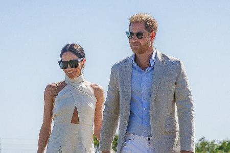 Ohne Ehefrau Meghan: Prinz Harry fliegt alleine zurück nach London Ohne Ehefrau Meghan: Prinz Harry fliegt alleine zurück nach London