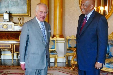 Nach Comeback-Auftritt in London: Charles hält erste Palast-Audienz ab Nach Comeback-Auftritt in London: Charles hält erste Palast-Audienz ab