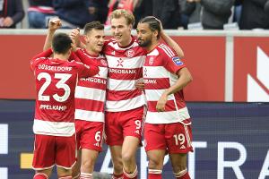 Düsseldorf erhöht Druck auf Kiel - Platz drei untermauert