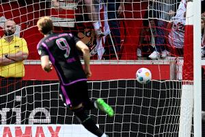Vor Königsklasse: Bayern verlieren in Stuttgart