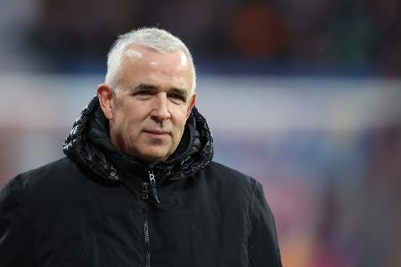 Union-Boss Zingler spricht Bjelica Union-Boss Zingler spricht Bjelica