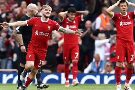 4:2 über Tottenham: Klopps Liverpool hält Mini-Titel-Chance 4:2 über Tottenham: Klopps Liverpool hält Mini-Titel-Chance