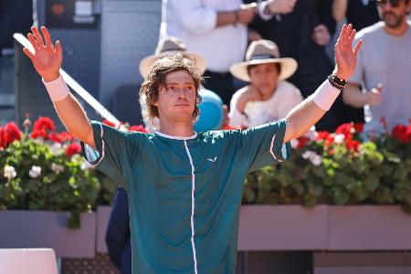 ATP-Turnier in Madrid: Zweiter Masters-Titel für Rublew ATP-Turnier in Madrid: Zweiter Masters-Titel für Rublew