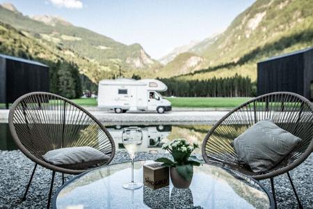 Sangold Camping in Südtirol. Bilder des Campingplatzes und des zentralen Gebäudes. Sangold Camping in Südtirol. Bilder des Campingplatzes und des zentralen Gebäudes.