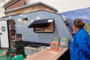 Offroad-Caravan bereit fürs Abenteuer