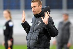 Vor Pokalfinale: Wolfsburgs Coach Stroot fehlt im Training