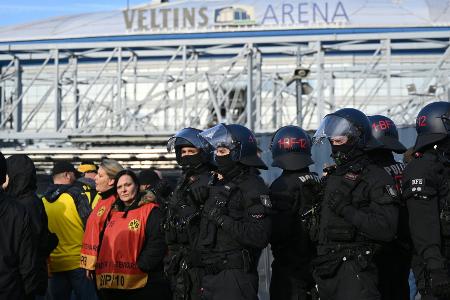 Ausschreitungen vor Schalke-Spiel Ausschreitungen vor Schalke-Spiel
