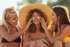 Richtig eingecremt: Fünf Regeln für einen sonnenbrandfreien Frühling