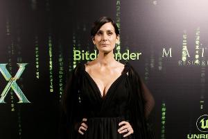 Carrie-Anne Moss spielt Ex-Liebschaft von Arnold Schwarzenegger