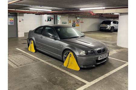 BMW M3 E46 CSL in Tiefgarage mit Parkkralle