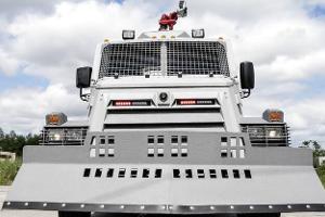 Dieser Truck räumt jede Demo