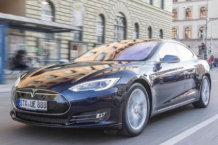 Tesla Model S Rekordfahrt