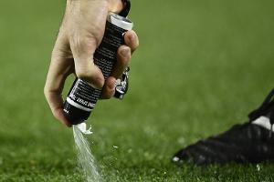 FIFA muss Freistoßspray-Erfinder Millionen zahlen