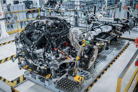 Bentley V8-PHEV-Antriebsstrang, V8-Motor