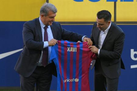 Nach Rolle rückwärts: Xavi bei Barca vor dem Aus Nach Rolle rückwärts: Xavi bei Barca vor dem Aus