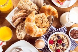 Süß oder herzhaft: Welches Frühstück liefert mehr Energie für den Tag?