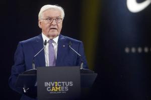 Bundespräsident Steinmeier besucht Nationalmannschaft