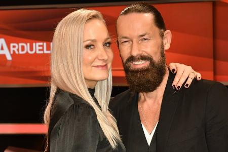 22 Jahre Ehe: Janine Kunze verrät ihr Liebesgeheimnis 22 Jahre Ehe: Janine Kunze verrät ihr Liebesgeheimnis