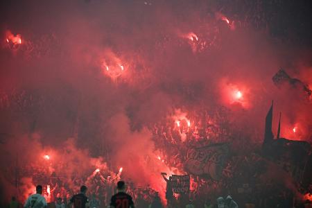 DFB bestraft Leverkusen für Pyro-Vergehen DFB bestraft Leverkusen für Pyro-Vergehen