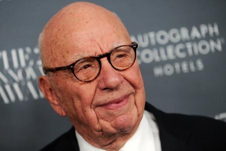 Rupert Murdoch: Fünfte Hochzeit mit 93 Jahren und in Turnschuhen Rupert Murdoch: Fünfte Hochzeit mit 93 Jahren und in Turnschuhen