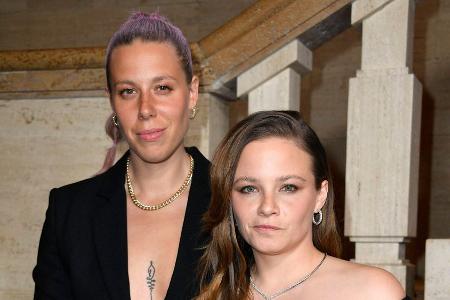 Jasna Fritzi Bauer macht Beziehung zu Katharina Zorn öffentlich Jasna Fritzi Bauer macht Beziehung zu Katharina Zorn öffentlich
