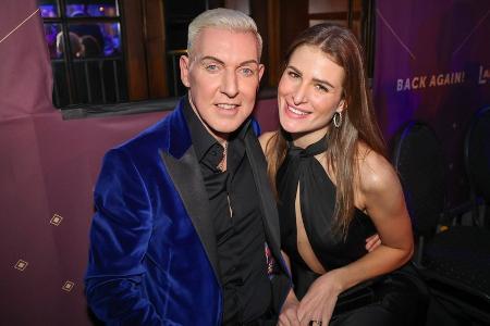 So wird die Hochzeit von H.P. Baxxter und seiner Freundin Sara So wird die Hochzeit von H.P. Baxxter und seiner Freundin Sara