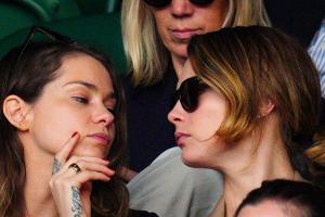 Cara Delevingne feiert zweiten Jahrestag mit Freundin Minke