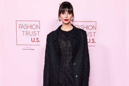Nina Dobrev: So geht es ihr nach dem schweren Unfall Nina Dobrev: So geht es ihr nach dem schweren Unfall