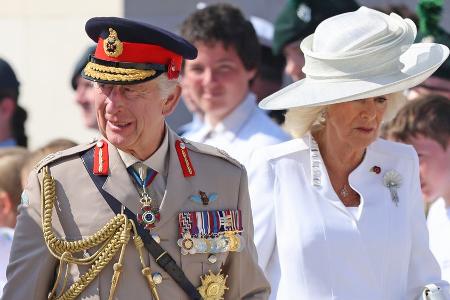 Gedenken an D-Day: Charles und Camilla sind in Frankreich angekommen Gedenken an D-Day: Charles und Camilla sind in Frankreich angekommen