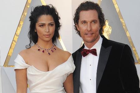Zum Hochzeitstag: Matthew McConaughey dankt seiner Frau Camila Alves Zum Hochzeitstag: Matthew McConaughey dankt seiner Frau Camila Alves