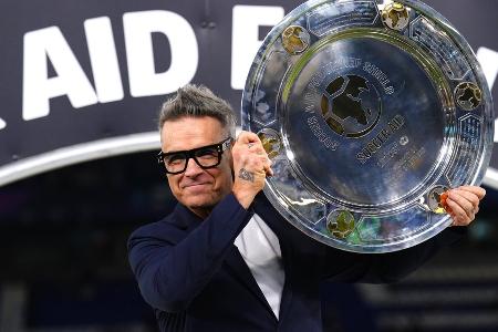 Kicker-Event: Robbie Williams sammelt viel Geld für Kinderhilfswerk Kicker-Event: Robbie Williams sammelt viel Geld für Kinderhilfswerk