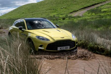 Aston Martin DBX 707