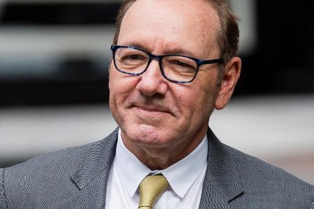 Kevin Spacey gesteht im TV-Interview, Kevin Spacey gesteht im TV-Interview,