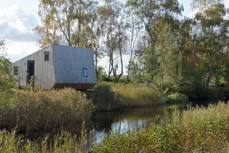 Ferienunterkunft der Plattform Naturhäuschen am Flussufer Ferienunterkunft der Plattform Naturhäuschen am Flussufer