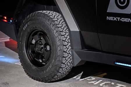 Tesla Cybertruck Polizeiauto Up.Fit Unplugged Performance