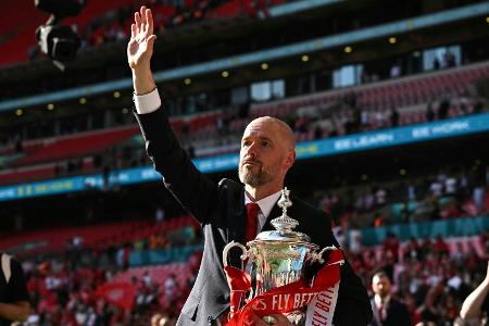 Bestätigung im Urlaub: Ten Hag bleibt United-Trainer Bestätigung im Urlaub: Ten Hag bleibt United-Trainer