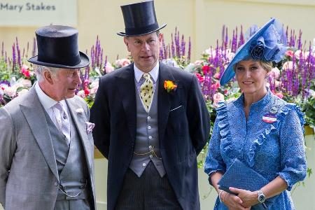 Ascot-Dresscode: Selbst für die royalen Fußknöchel gibt es Regeln Ascot-Dresscode: Selbst für die royalen Fußknöchel gibt es Regeln