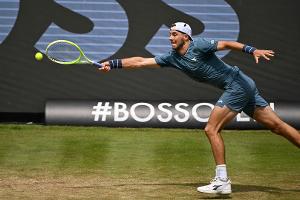 Struff siegt mit dem zehnten Matchball
