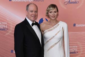 Fürstin Charlène überrascht im gewagten Cut-out-Kleid