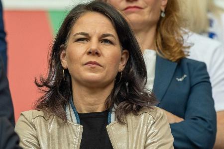 Annalena Baerbock: Außenministerin besucht EM-Vorrundenpartie Annalena Baerbock: Außenministerin besucht EM-Vorrundenpartie