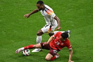 Mustafi über Abwehr-Umbau: "Duo muss sich erst finden"
