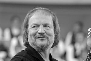 Bayerischer Kabarettist Fredl Fesl ist tot