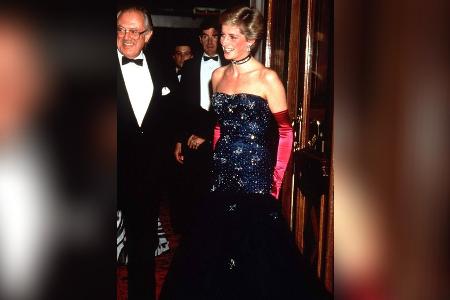 Bei Auktion: Prinzessin Dianas Outfits bringen Millionen ein