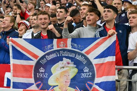 Achtelfinale auf Schalke: Vollbier für englische Fans Achtelfinale auf Schalke: Vollbier für englische Fans